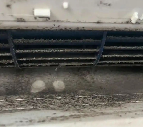 宣州空调吹的风有股烧焦味是怎么回事